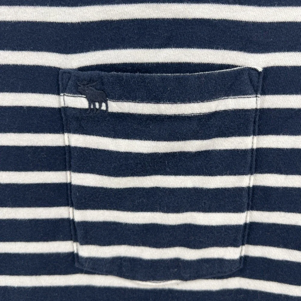 Abercrombie & Fitch Shirt Mens Medium Blue White Striped Long Sleeve Pocket Logo - Picture 2 of 8